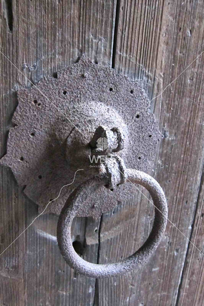 Door knocker handle in Wenling, China by kstellick